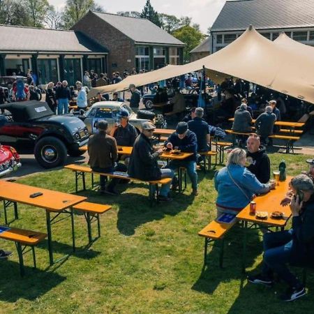 Duclos At Bicester Heritage Екстериор снимка
