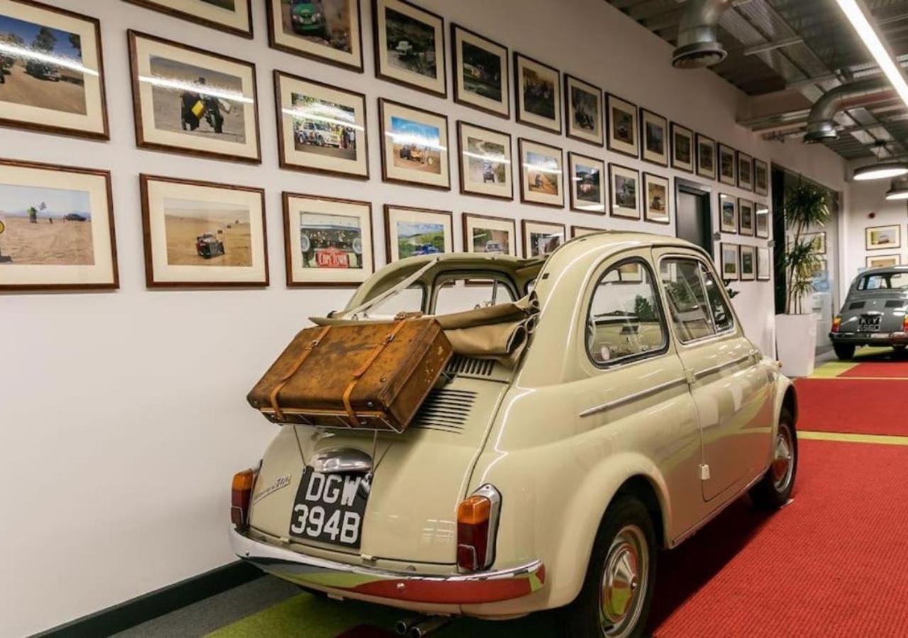 Duclos At Bicester Heritage Екстериор снимка